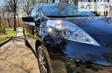 Хетчбек Nissan Leaf 2016 в 