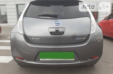 Хетчбек Nissan Leaf 2015 в 