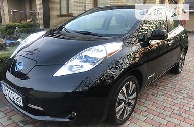 Хетчбек Nissan Leaf 2015 в 
