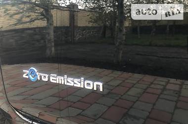 Хетчбек Nissan Leaf 2015 в 