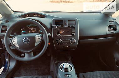 Хетчбек Nissan Leaf 2016 в 