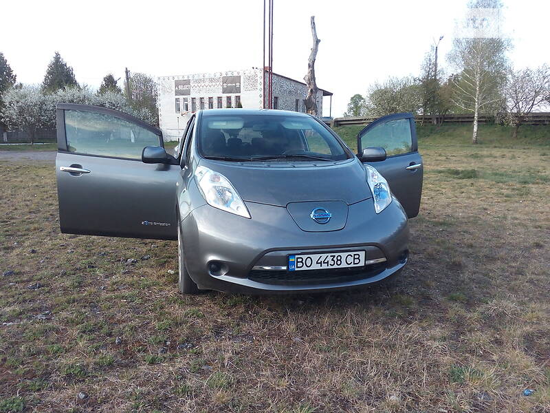 Універсал Nissan Leaf 2013 в 