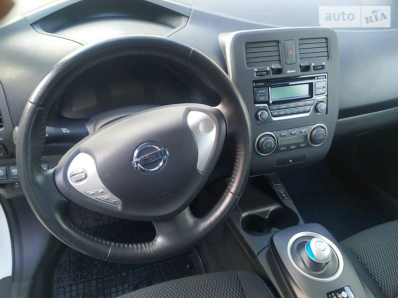 Седан Nissan Leaf 2017 в Львові