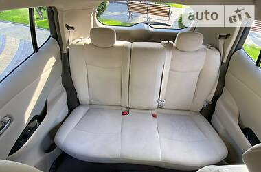 Хетчбек Nissan Leaf 2012 в 