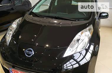 Седан Nissan Leaf 2016 в Киеве