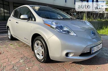 Хэтчбек Nissan Leaf 2012 в Киеве