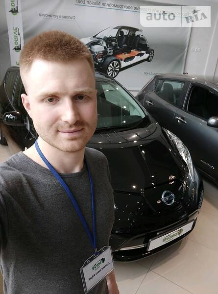 Седан Nissan Leaf 2016 в Киеве