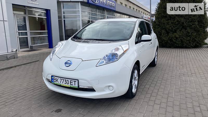 Хетчбек Nissan Leaf 2016 в Києві