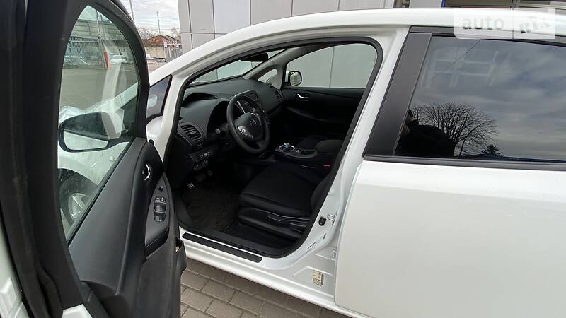 Хетчбек Nissan Leaf 2016 в Києві