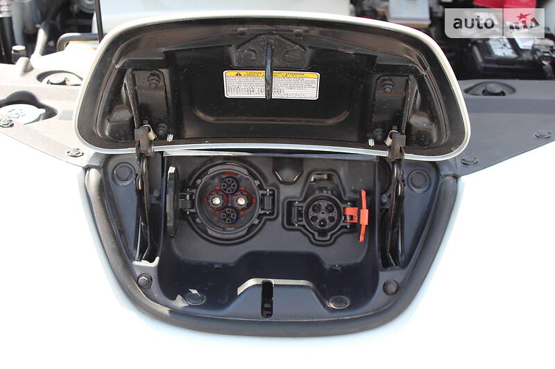 Хетчбек Nissan Leaf 2016 в Києві
