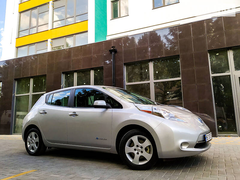 Хэтчбек Nissan Leaf 2014 в Николаеве