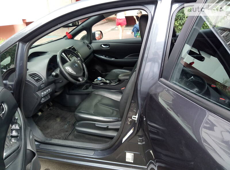 Хетчбек Nissan Leaf 2013 в Києві