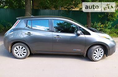 Хетчбек Nissan Leaf 2017 в 
