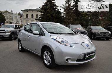 Хэтчбек Nissan Leaf 2015 в Харькове