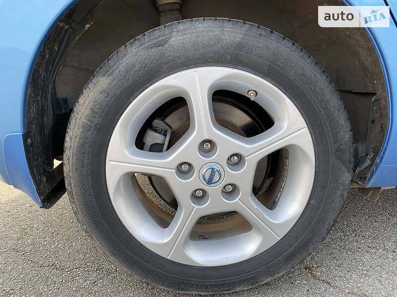 Хетчбек Nissan Leaf 2013 в Вишгороді