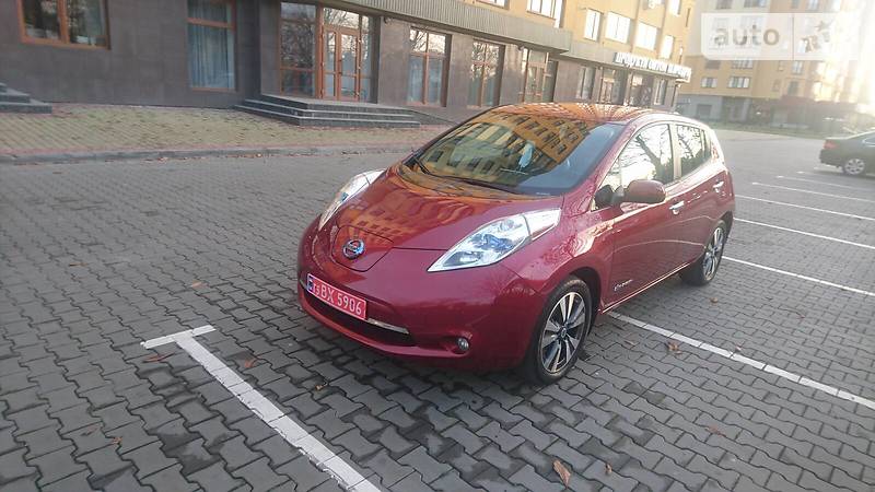 Хэтчбек Nissan Leaf 2013 в Луцке