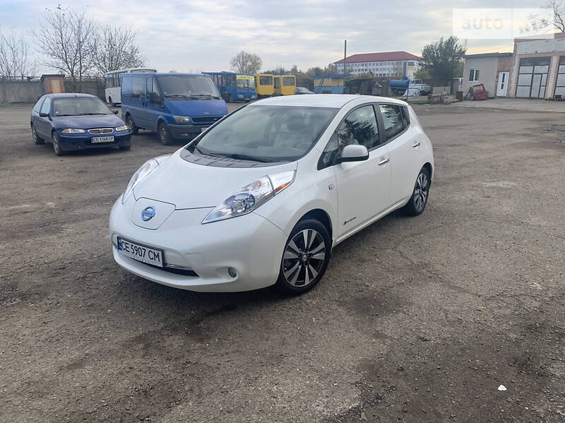 Хэтчбек Nissan Leaf 2015 в Черновцах