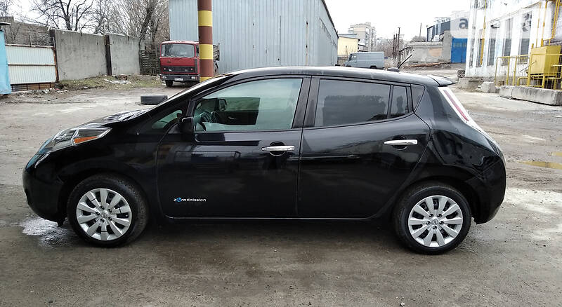 Хэтчбек Nissan Leaf 2015 в Днепре фото 2 Хэтчбек Nissan Leaf 2015 в Днепре