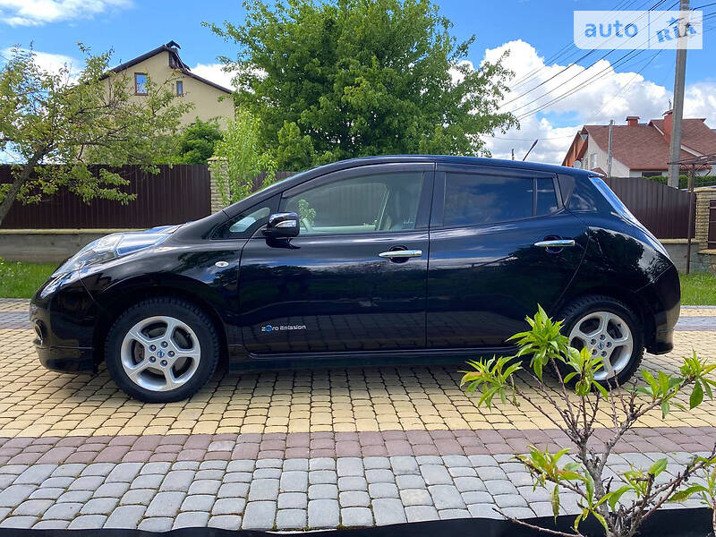Ліфтбек Nissan Leaf 2011 в Вінниці