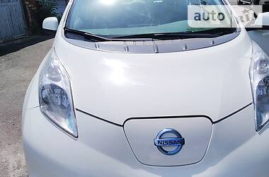 Седан Nissan Leaf 2014 в Вінниці