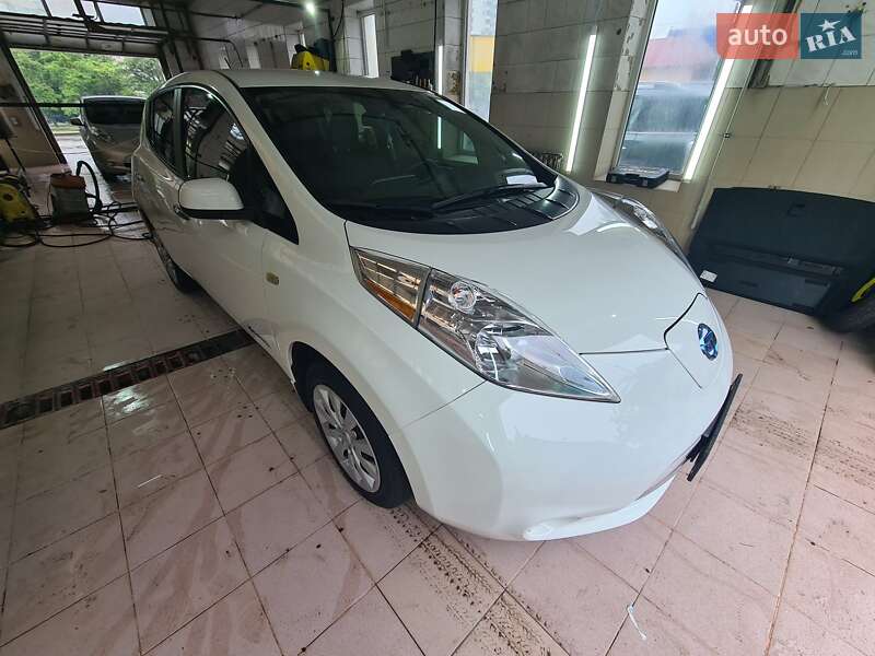 Хэтчбек Nissan Leaf 2014 в Одессе