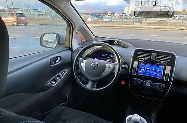 Хэтчбек Nissan Leaf 2013 в 