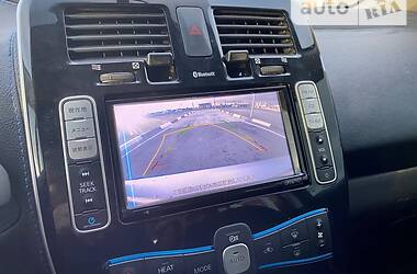 Хэтчбек Nissan Leaf 2013 в 
