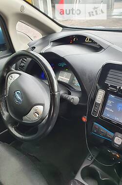 Хэтчбек Nissan Leaf 2014 в Днепре