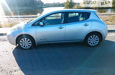 Хэтчбек Nissan Leaf 2013 в Вараше