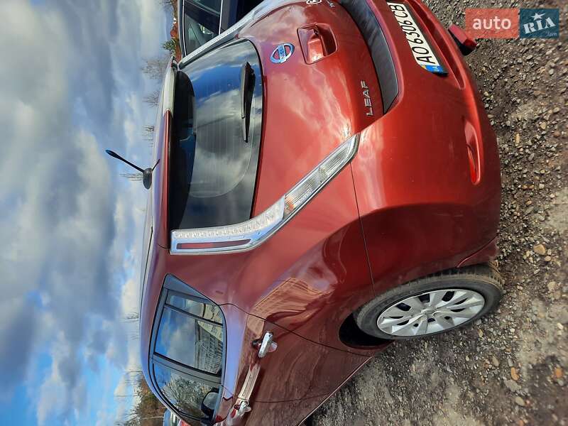 Універсал Nissan Leaf 2013 в Мукачевому