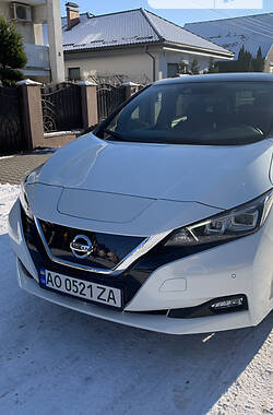 Хэтчбек Nissan Leaf 2021 в Ужгороде