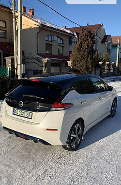 Хэтчбек Nissan Leaf 2021 в Ужгороде