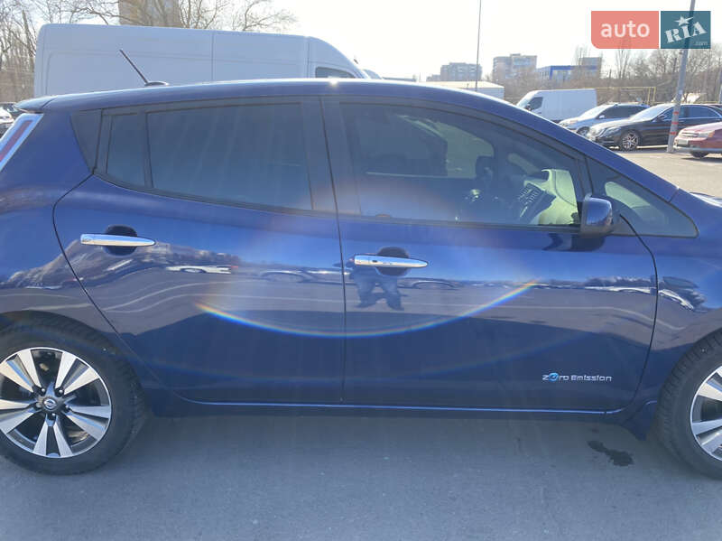 Хэтчбек Nissan Leaf 2016 в Одессе