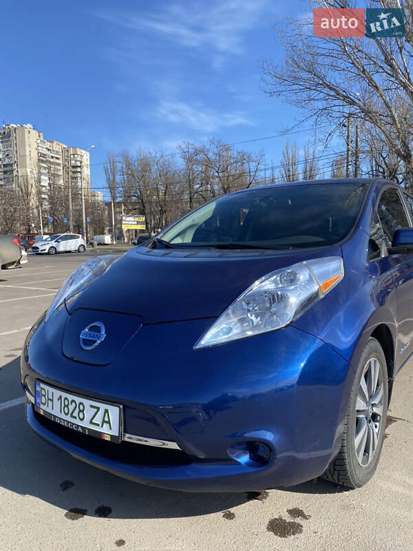 Хэтчбек Nissan Leaf 2016 в Одессе