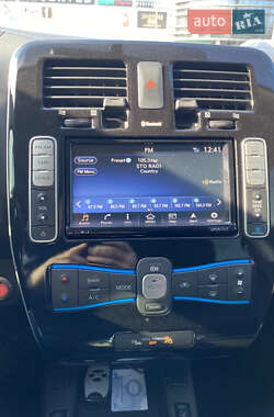 Хэтчбек Nissan Leaf 2016 в Одессе