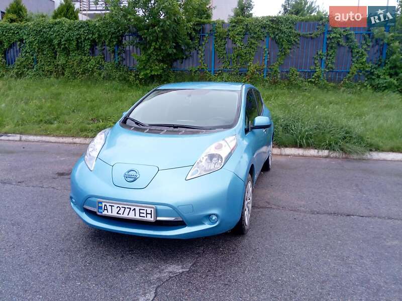 Хэтчбек Nissan Leaf 2014 в Львове