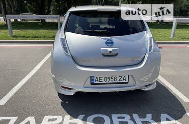 Хэтчбек Nissan Leaf 2011 в Днепре