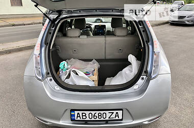 Хэтчбек Nissan Leaf 2011 в Виннице