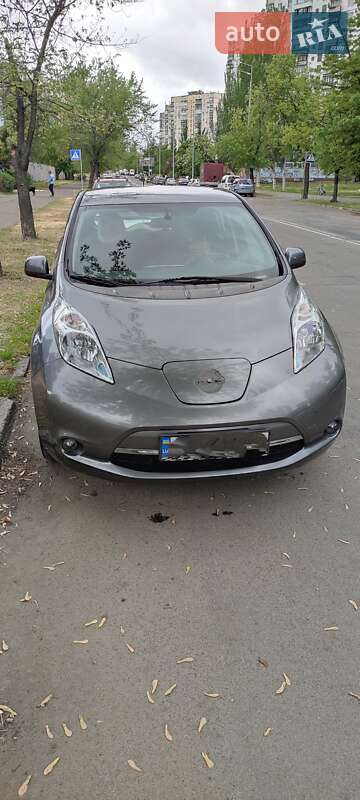 Хэтчбек Nissan Leaf 2014 в Киеве