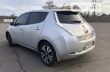 Хэтчбек Nissan Leaf 2015 в Ковеле