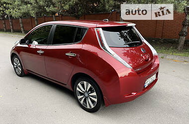 Хэтчбек Nissan Leaf 2013 в Днепре