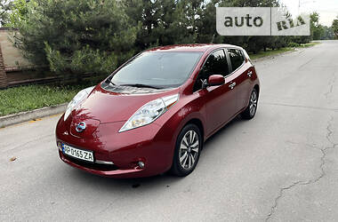 Хэтчбек Nissan Leaf 2013 в Днепре