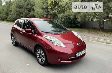 Хэтчбек Nissan Leaf 2013 в Днепре