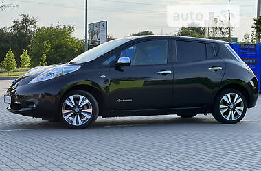Хетчбек Nissan Leaf 2014 в 