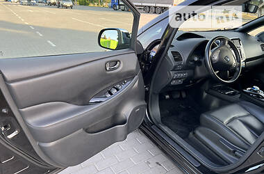 Хетчбек Nissan Leaf 2014 в 