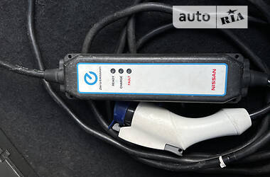 Хетчбек Nissan Leaf 2014 в 
