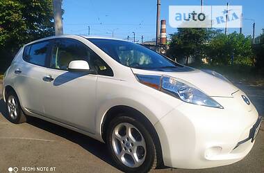 Хэтчбек Nissan Leaf 2013 в Львове