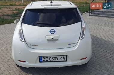 Хэтчбек Nissan Leaf 2014 в 