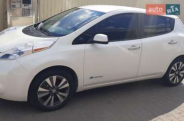 Хэтчбек Nissan Leaf 2014 в 