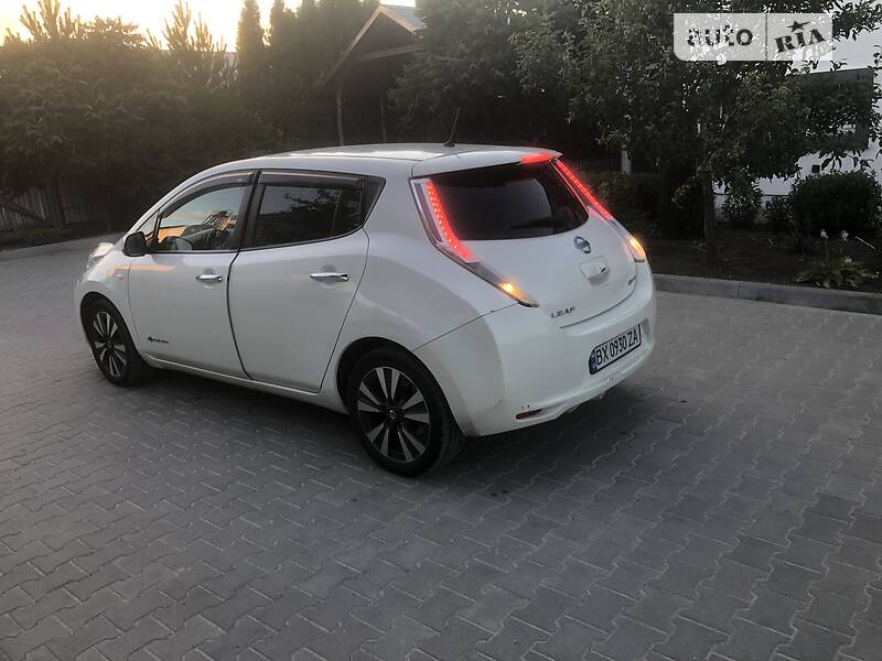 Хэтчбек Nissan Leaf 2016 в Тернополе